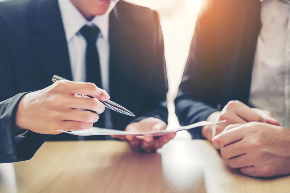 Droit commercial près de Biganos